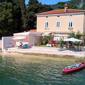 Nives , Cres Croazia